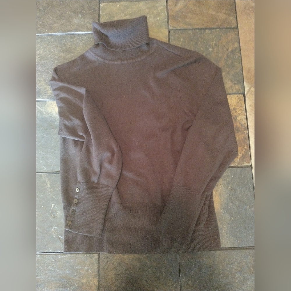 Brown JM Collection Turtleneck Size Large